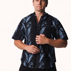 Camisa africana estampada de palmeras