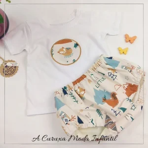 Set cubrepañal y camiseta “Zorros en el bosque”