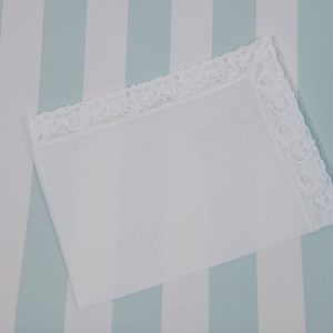 .Pañuelo bautizo puntilla pequeña blanco
