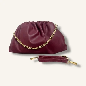 Bolso de piel con diseño fruncido y cadena Burdeos – SOFIA