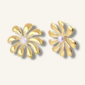 Pendiente flor detalle perla DORADO