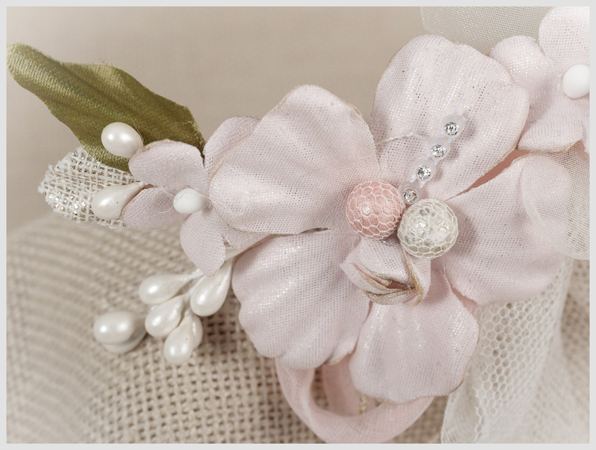 ZOYSAN TOCADO CEREMONIA COMUNIÓN FLORES 12755 - Imagen 2